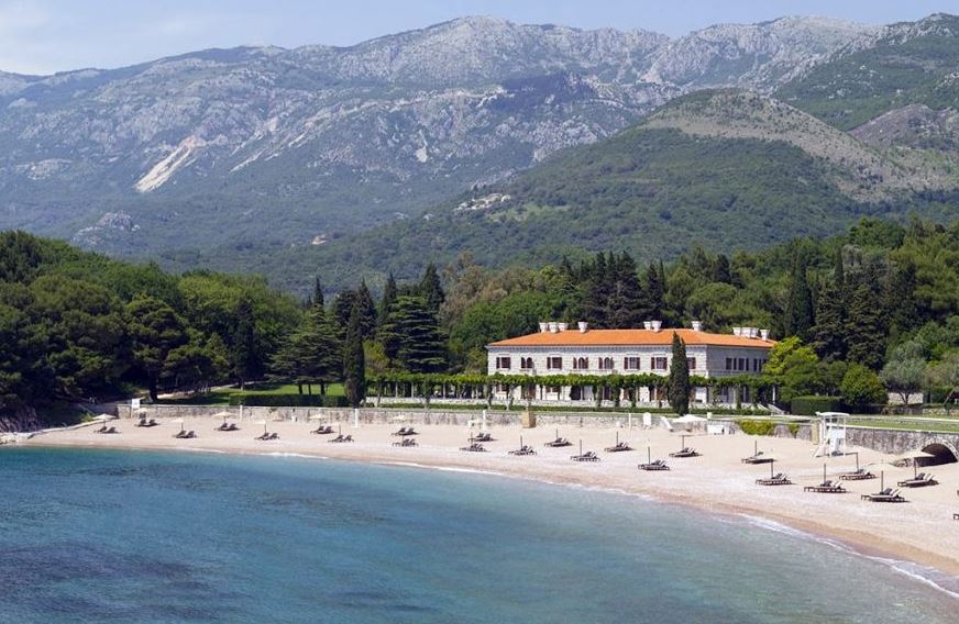 resort di lusso aman montenegro