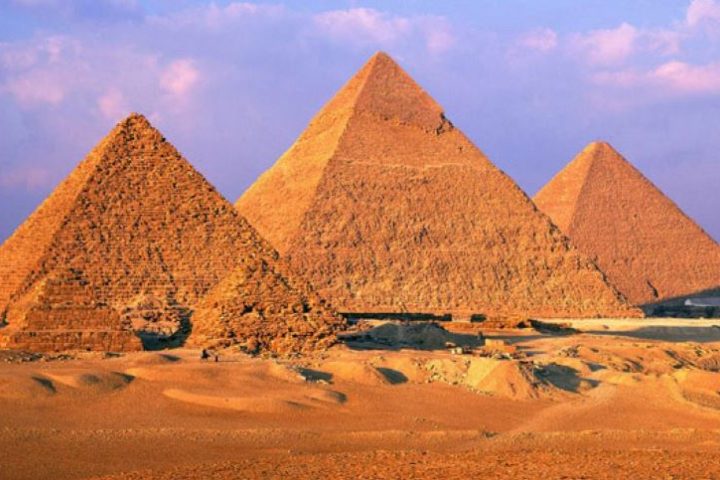 le piramidi di giza in egitto gita al cairo