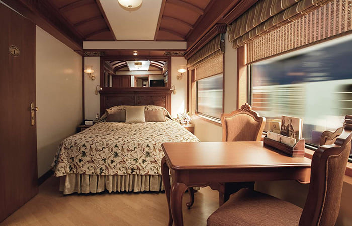 a bordo del Maharajas Express viaggi in Treno in India