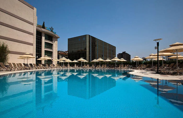 piscina Radisson Blu Hotel a Istanbul