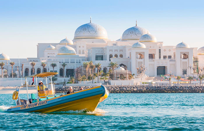 vacanza primaverile al caldo con agenzia viaggi ad Abu Dhabi